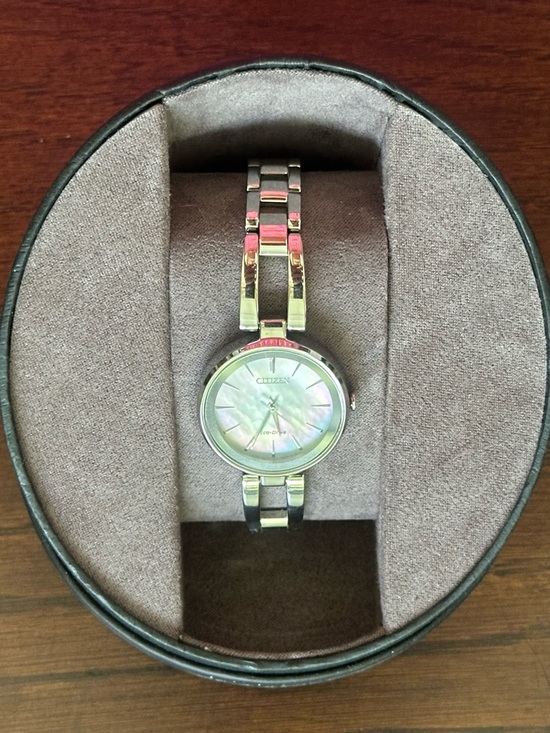 Citizen Women\'s Eco-Drive Silver Bracelet Watch with Mother-of-Pearl Dial main image 5